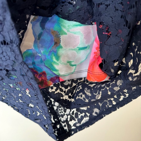 NWT Betsey Johnson Lace Overlay Floral Sheath Dress Size 6 - Picture 11 of 11